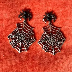 SPIDERWEB DANGLE EARRINGS BLACK RHINESTONE HOT TOPIC NWOT